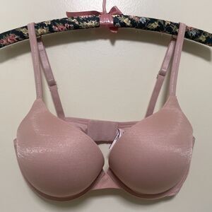 NWOT Victoria's Secret Soft Pink Bra Size 34D T Shirt Push Up Plunge Padded Sexy
